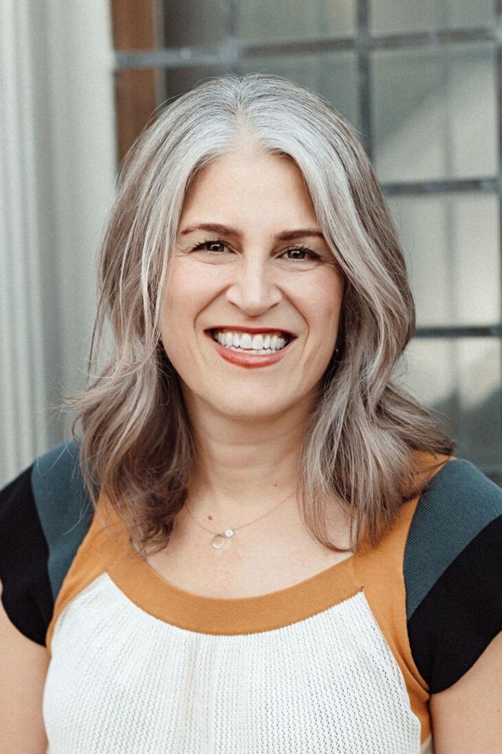 headshot of carolyn gunther