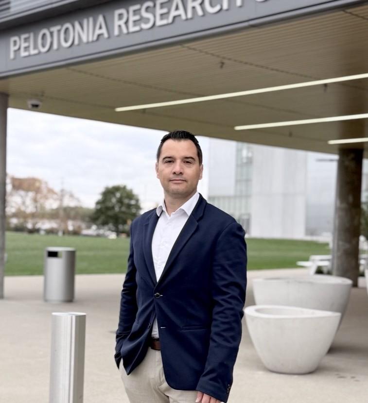 Headshot of Edisson Tello